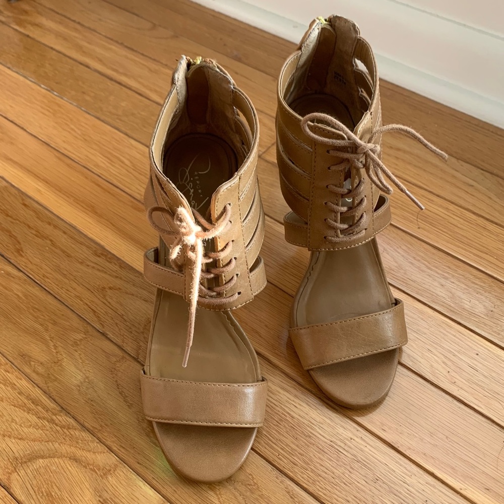 Report Signature Tan Heels